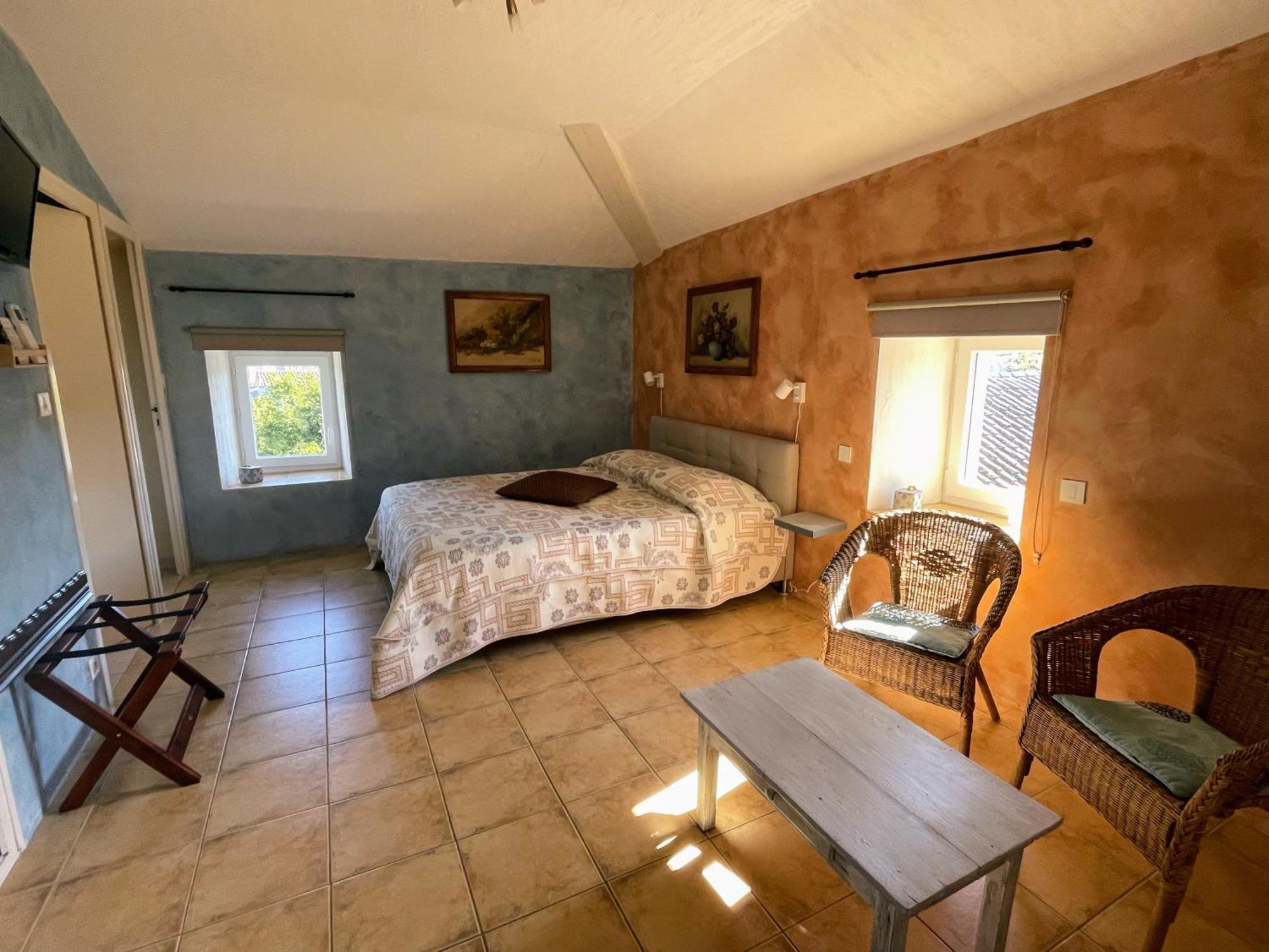 Отель Le Manoir Du Raveyron Валлон-Пон-д'Арк Экстерьер фото